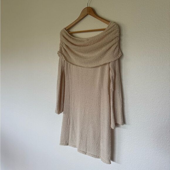 Elegant Off-Shoulder Cream Dress - Picture 2 of 2